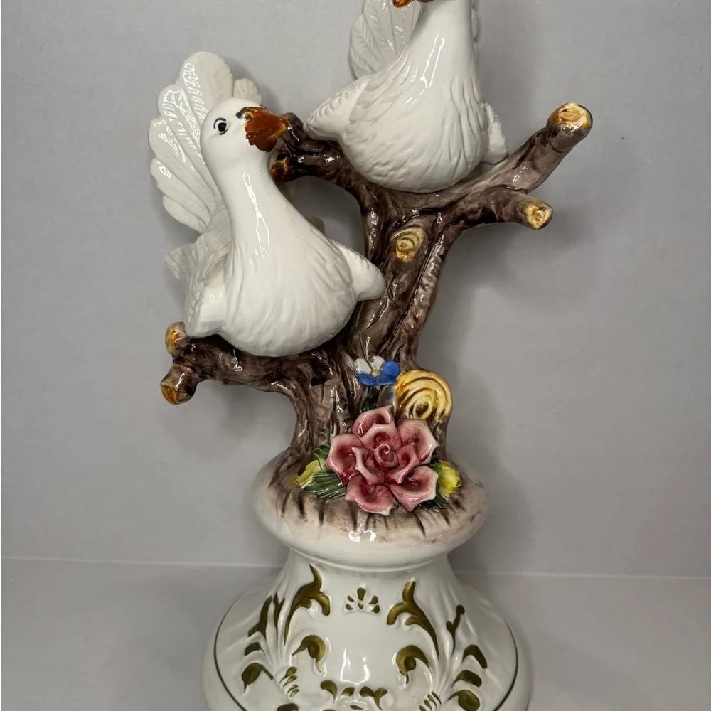 Capodimonte Doves 